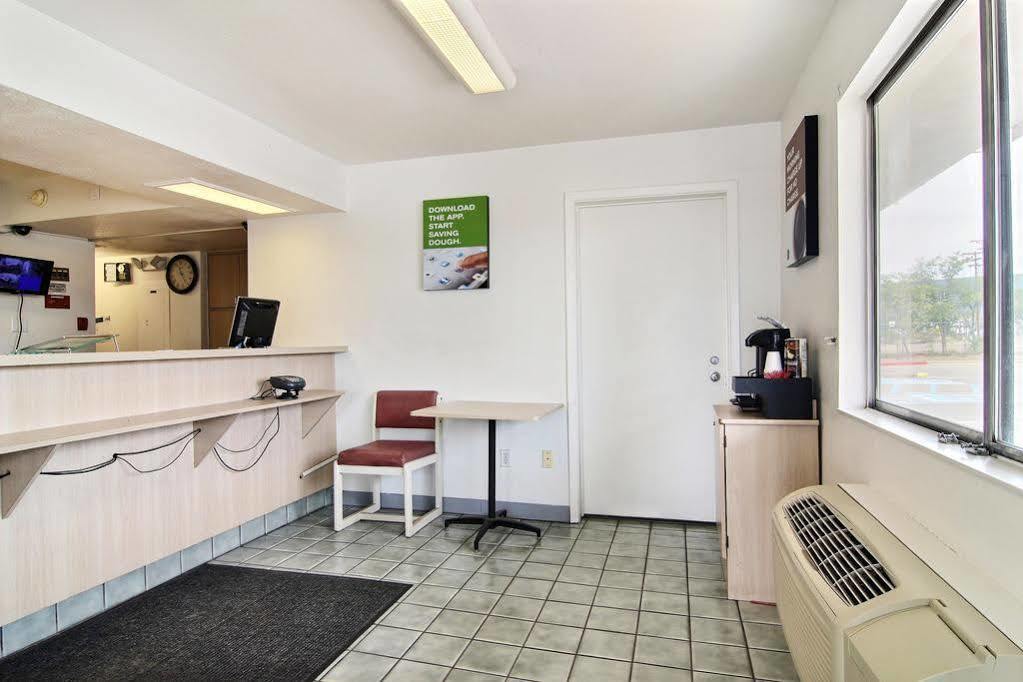 Travelodge By Wyndham Raton Exterior foto